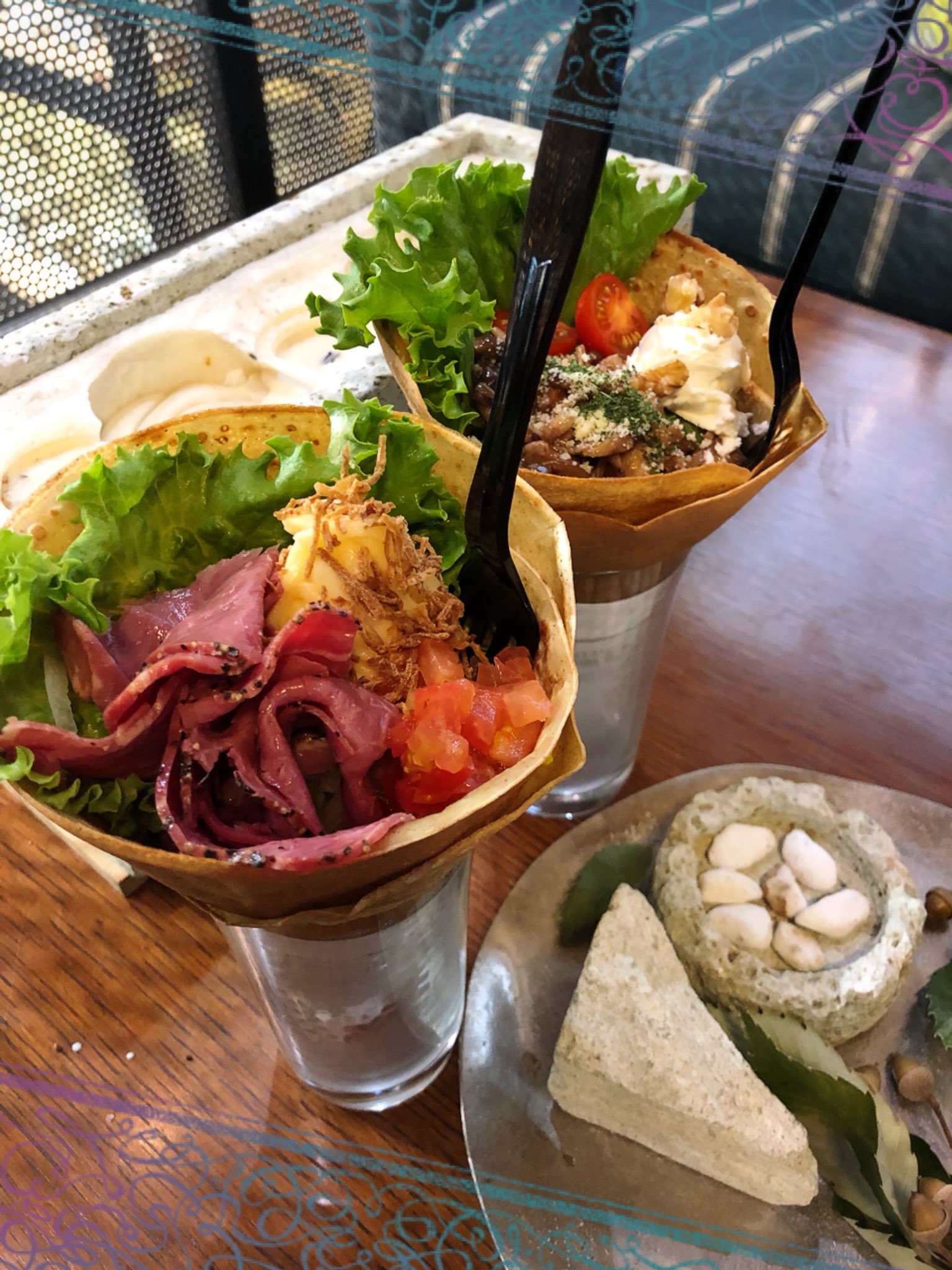 一葵さやか ランチは大谷資料館併設のカフェ Rockside Market で益子町のそば粉を使用したガレットを お洒落で美味しかったです T Co Arzueihlxc Twitter