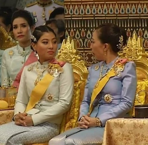 นิรนาม_ tweet media
