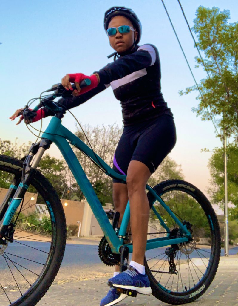 dr_lovelee's tweet photo. Saturday Cyclist ... How the morning started... Business as usual π΄π½ββοΈ
#Cycling #FitMom #FitFanatic #FitnessSaturday #NoExcuses #TheCrossTrainerDoc #90daySpringToSummerShapeUp https://t.co/suu6M7o2m4