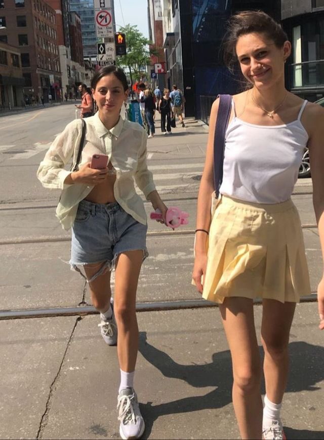 dailythins's tweet photo. Imagine not ruining group pics by being the fat friend 🙄 #edtwt #abwtbs #bslyw https://t.co/PKxMYAaJmA