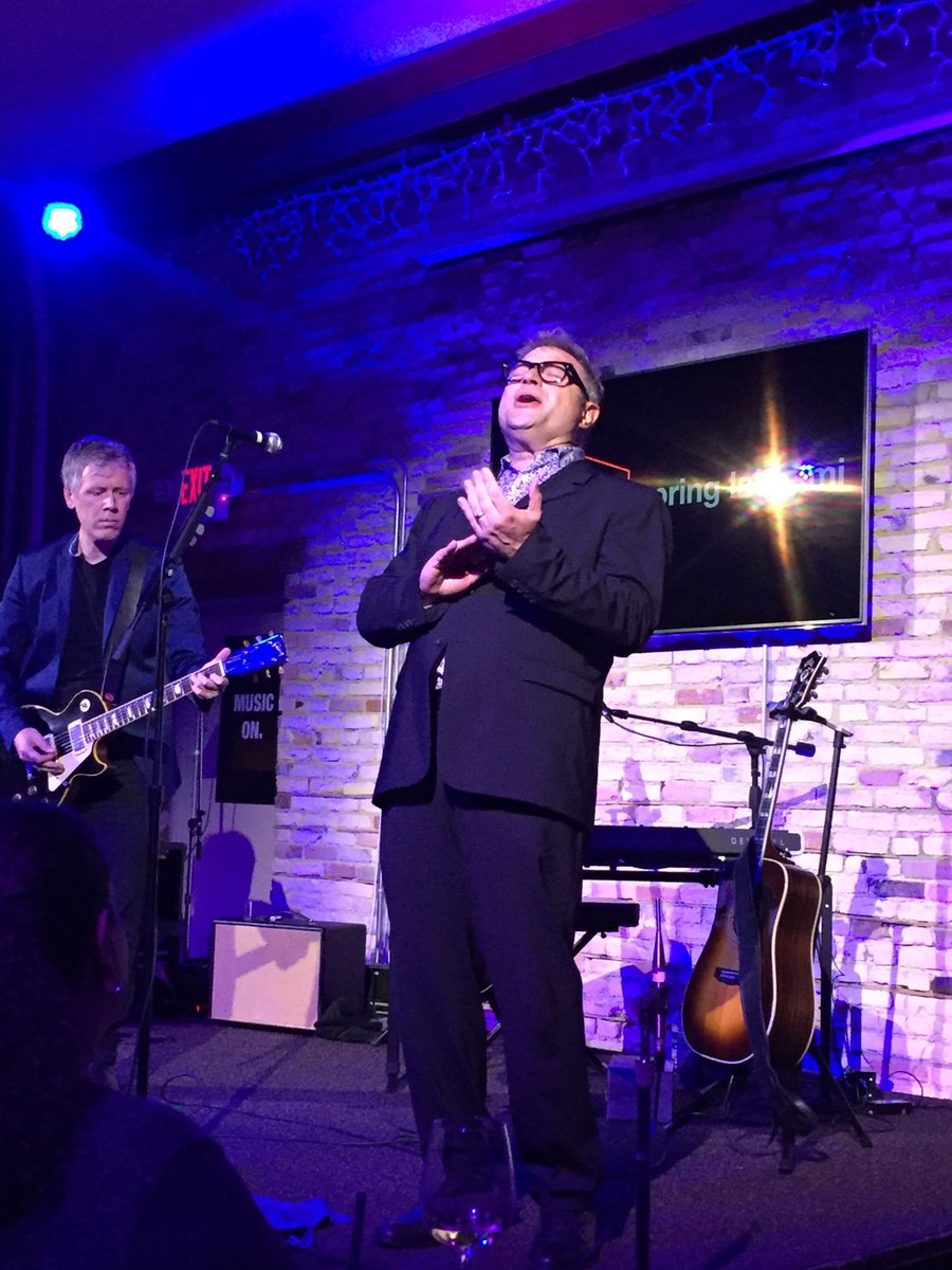 responding2u's tweet photo. @stevenpage This venue @sevenstepsup is fantastic! Your acoustic "Break Your Heart" wow, just WOW.  A suggestion: make this venue the Season of Steven. A quarterly treat: You've checked off the summer show, now autumn, lets go for winter &amp; top it off with Spring in Spring Lake ! https://t.co/Iecos9Yx4k