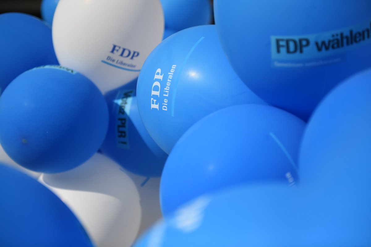 fdp_ag's tweet photo. Nur noch heute und morgen kann gewählt werden! Darum: Liste 3 einwerfen, #ThierryBurkart in den Ständerat und @Jeanine_Glarner in den Regierungsrat! #fürdenAargau
#konsequentpositiv #CHwill #gemeinsamweiterkommen #TeamFDP #teamjeanine #liberal @FDP_Liberalen https://t.co/Zmw1yoABUj