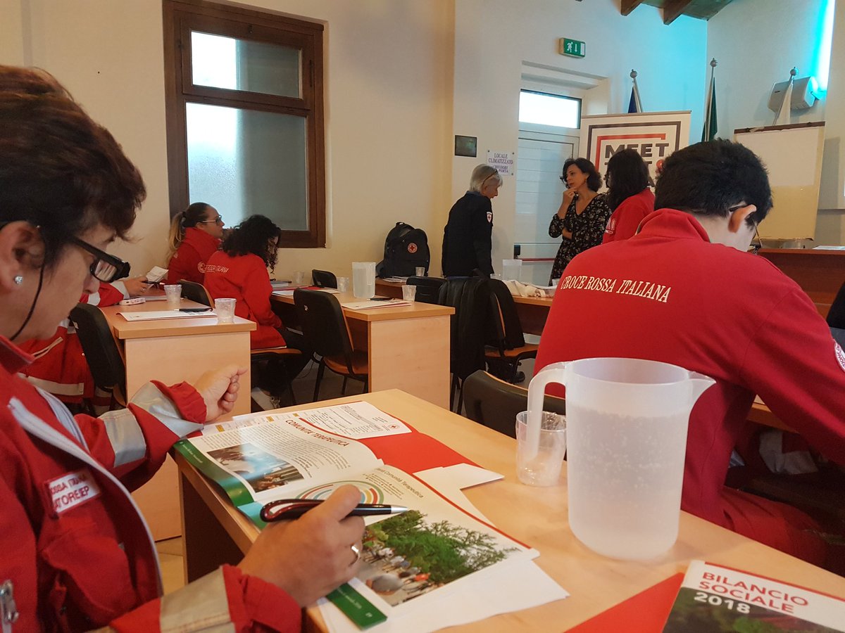 Crispoltore's tweet photo. Riparte #MTT con la nuova formazione a Marina di Massa con #CroceRossa e @VillaMaraini. Prevenzione per le malattie sessualmente trasmissibili. #MeetTestTreat #CRIspoltore https://t.co/NwfRo0f2aF