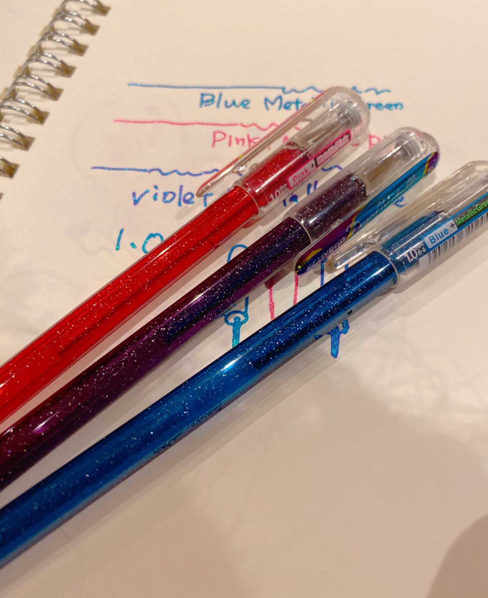 ただいま、疲れた… #デュアルメタリック　三本買ったけどもっと欲しいなー（文房具好き）写真だとわかりにくいね?けっこうラメラメです。
太い。 