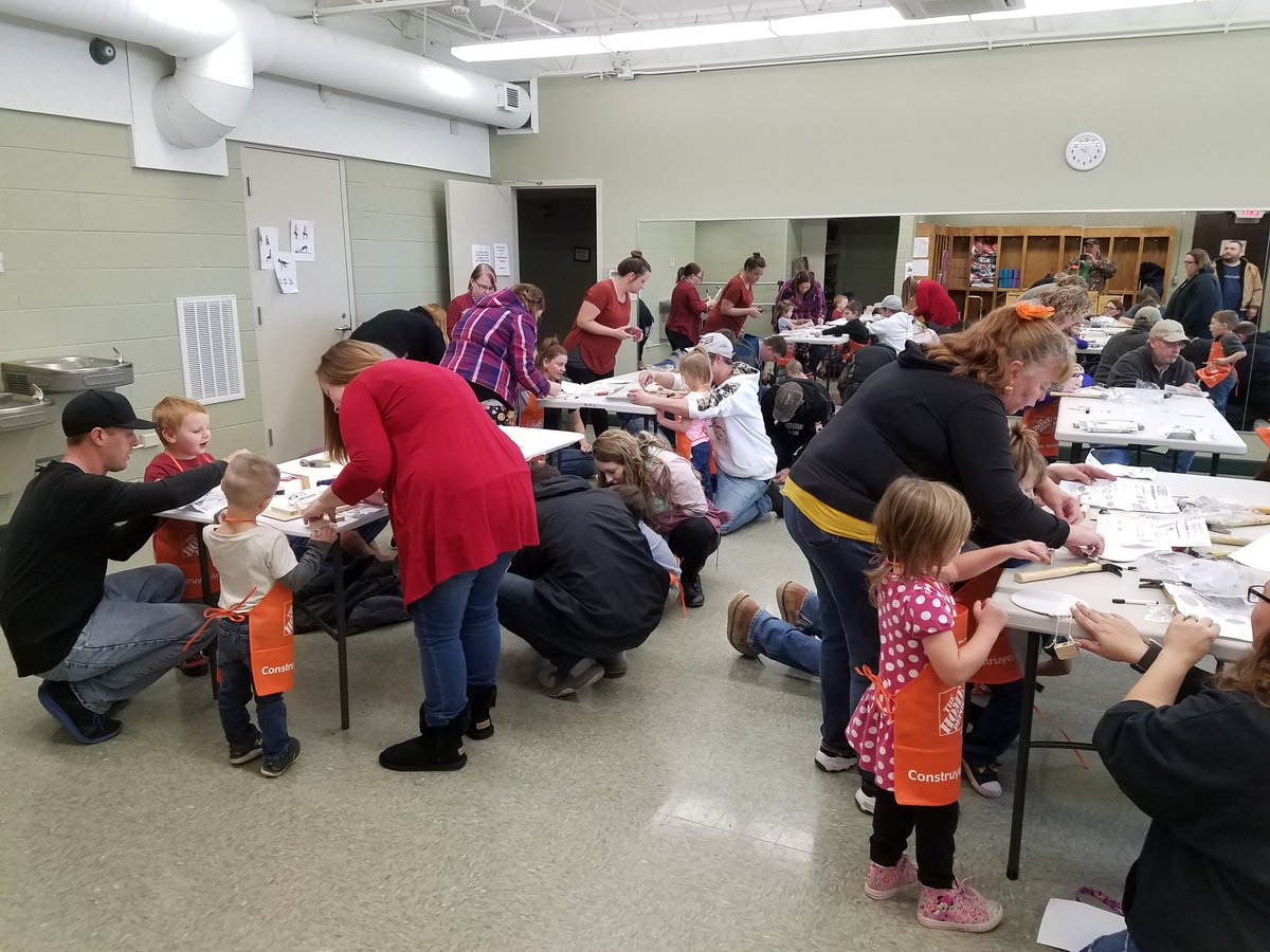 DetzlerSteve's tweet photo. ANOTHER HOME DEPOT 2747 KIDS WORKSHOP 2 CLASSES AND 60 HAPPY KIDS https://t.co/aBNXYKIjIn