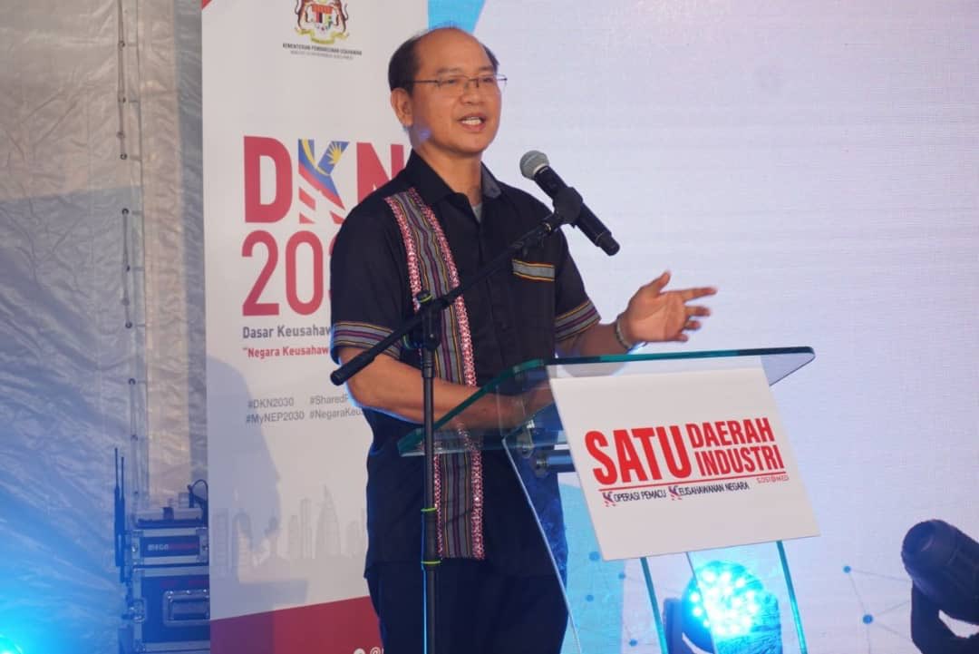madiustangau's tweet photo. #UsahawanWiraEkonomi #KoperasiPemacuUsahawan tema Pelancaran Satu Daerah Satu Industri (SDSI) Peringkat Negeri Sabah yg saya lancarkan di Imagi, #KK bagi pihak YAB Ketua Menteri pada Jam11.30am pagi tadi. ⁦@MTISabah⁩ ⁦@MEDMalaysia⁩ ⁦@DIDRSabah⁩ #SabahIndustries https://t.co/cYErlYq4LT