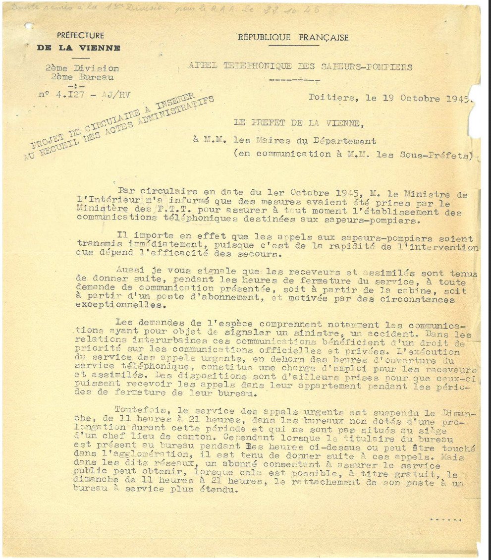 sdis86's tweet photo. #Histoire #74ans🎂 Enfin, le 18 arrive dans la Vienne !
Le 19 octobre 1945, le @Prefet86 s’adressait par circulaire aux maires du département #Vienne86.
L’administration des postes télégraphes et téléphones (P.T.T.) venait d’attribuer le numéro de téléphone 18 pour joindre les 🚒 https://t.co/6Oq8Ga31qK