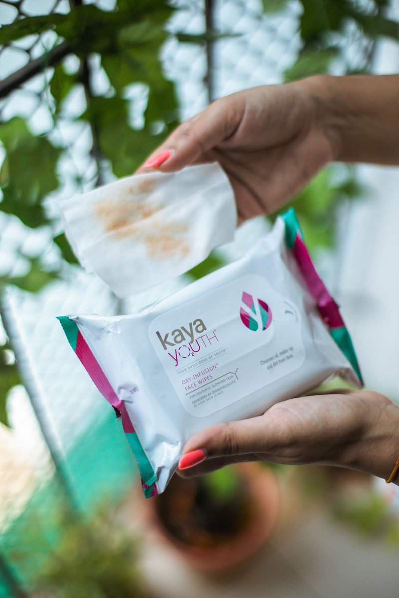 RitchStyles's tweet photo. Not removing your #makeup is the BIGGEST sin that you could do to your #skin. #Makeupwipes will only remove the top makeup layer but it will not get rid of pollution that have settled into your #pores. Ensure to always #doublecleanse and then finish off with a #waterbasedcleanser https://t.co/7tEhGP6zVj