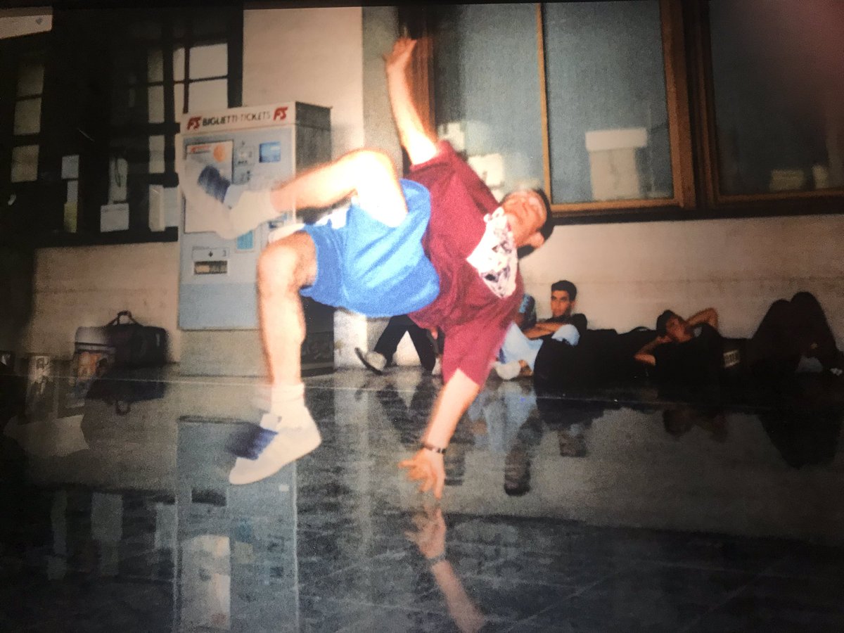 max_digiorgio's tweet photo. Avete tempo fino a domani sera per andare a vedere una mostra fotografica dedicata a Crash Kid e ai tempi mitici delle crew hip hop di Roma, a palazzo Velli, piazza Sant’Egidio. #peaceunityloveandhavingfun https://t.co/LdE9GTxUsk