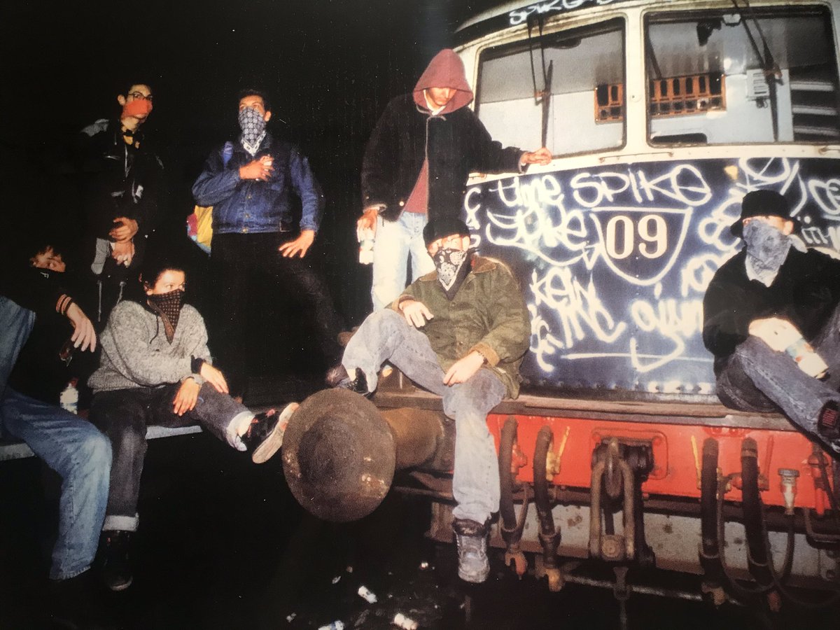 max_digiorgio's tweet photo. Avete tempo fino a domani sera per andare a vedere una mostra fotografica dedicata a Crash Kid e ai tempi mitici delle crew hip hop di Roma, a palazzo Velli, piazza Sant’Egidio. #peaceunityloveandhavingfun https://t.co/LdE9GTxUsk
