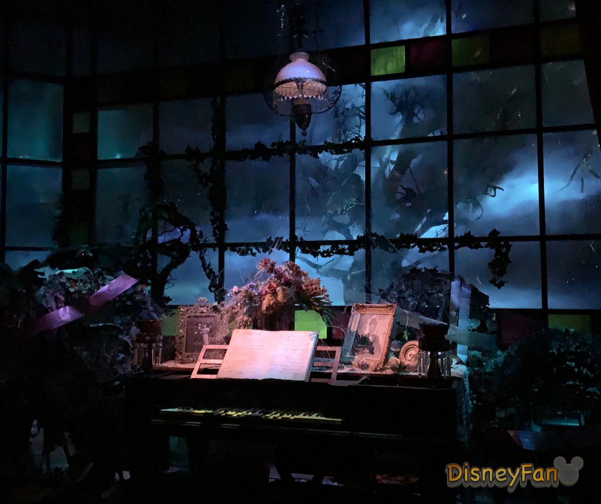 disney_fanfr's tweet photo. Le week-end ☀️ voici quelques photos prise par @thomaslebrat ♥️lors de son séjour de nuit à @disneylandparis
@disneylandparis @thomaslebrat @disney_fanfr #disney #disenyland #disneyinsta #disneyfacebook #disneytwitter #disneygoogle #disneyvideo #disneyphoto #disneylife https://t.co/lbaE5NMuvV