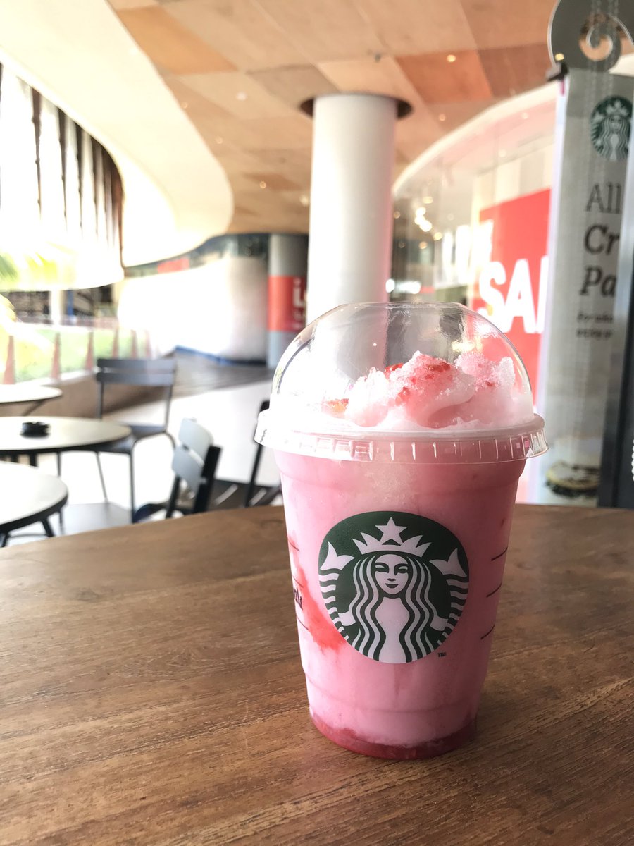 DJ__neko's tweet image. Pink blossom raspberry tea #Strawberry #RaspberryLover #Starbucks #pink #スタバ #スターバックス