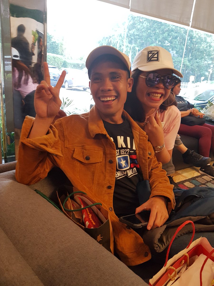 yohlo26's tweet photo. I'm speeches pa lutang Australia  Singapore pinas with love..

#MMKTheYamyamStory https://t.co/X8SI6PHOz9