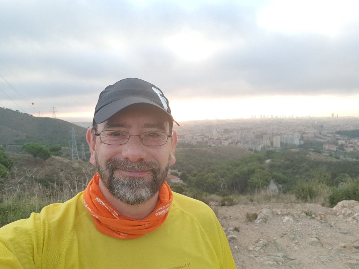 FerminFebrero's tweet image. After 6 months broken, #RunLikeHell at Collserola! ,good feelings  (madroños everywhere!) #Barcelona , #StopViolenceAtAll.