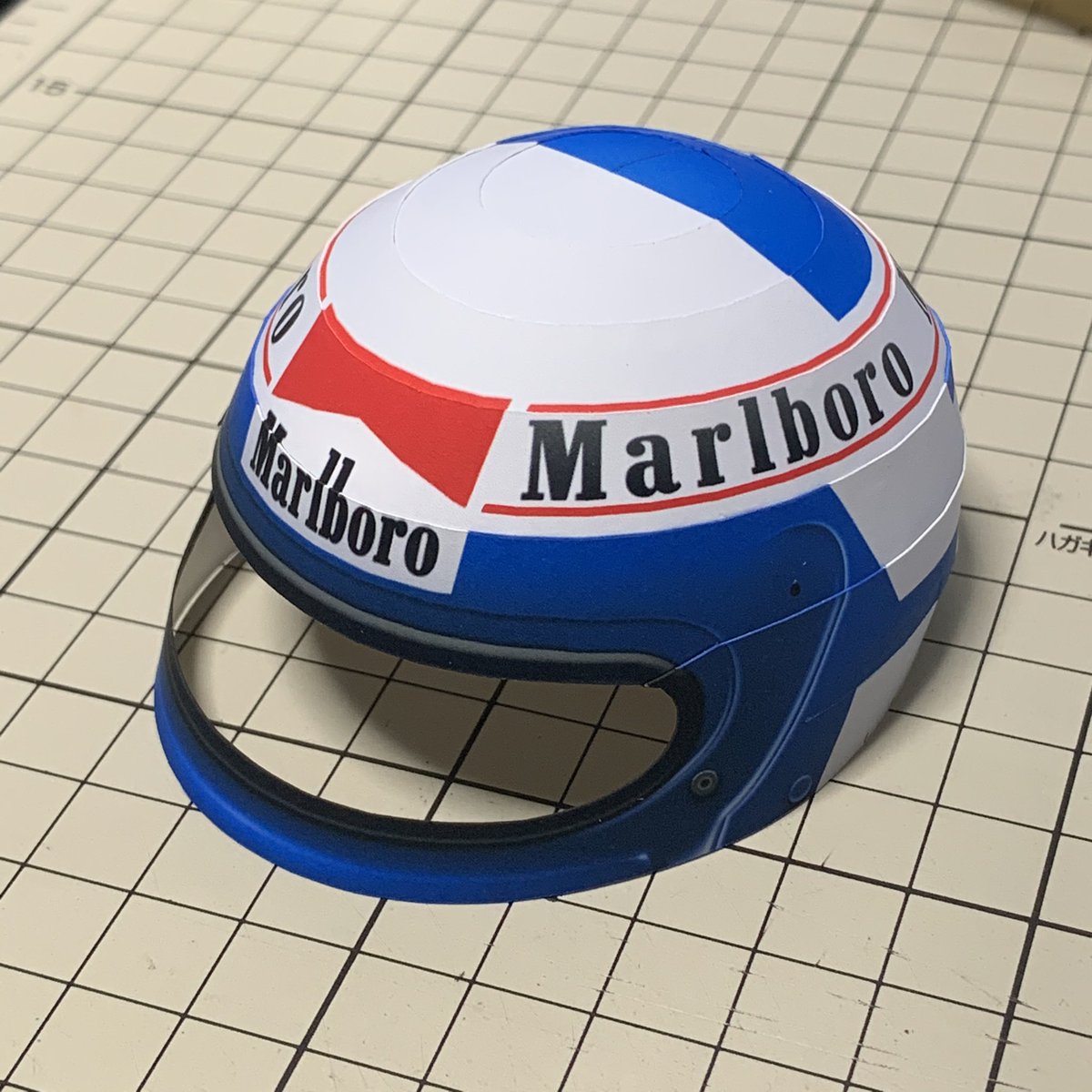 Alain Prost アラン・プロスト ヘルメットのペーパークラフト化