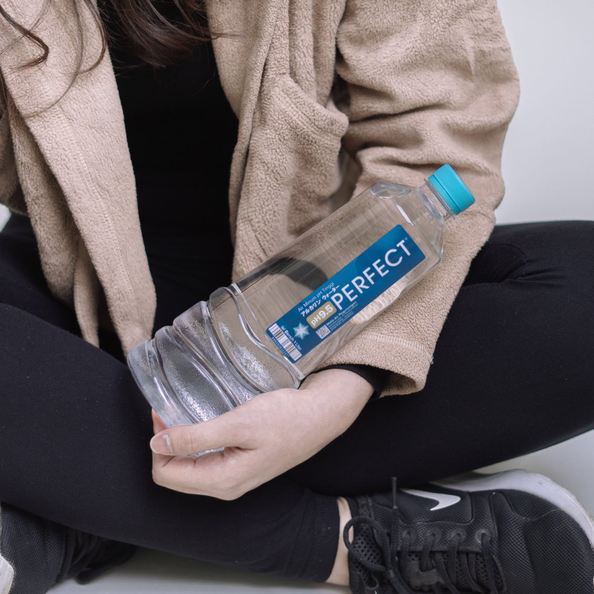 Perfecting_you's tweet photo. When your day need some boost, rescue it with Perfect Alkaline Water. Air alkali dengan pH tinggi ini mampu mengatasi rasa lelahmu ladies!⁣
⁣
⁣⁣
#PerfectingYou https://t.co/rx4VtQACFa