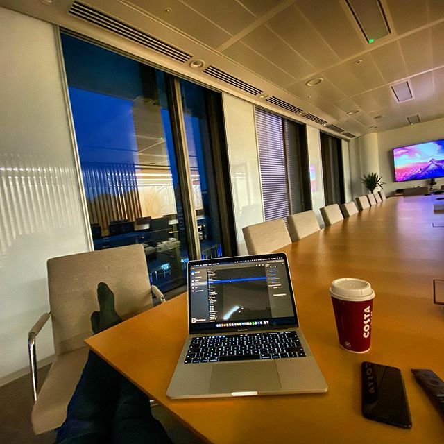 SometimesSean's tweet photo. Working at 7am on a Saturday. I’ve got an odd life, but it’s the only one I’d choose. Happy weekend 🥳
.
.
.
.
.
.
.
.
.
. .
#earlybird #earlymornings #morningmotivation #saturday #morning #workhard #victorialondon #london #londonlife #westminster #ce… https://t.co/LrFNPgLkCZ https://t.co/4ZZq2Bly4j