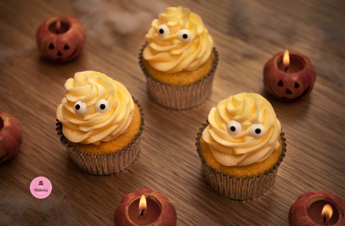 VicSponges's tweet photo. SQUAD GHOULS 👻🧁 #halloweencupcake #halloween #treat https://t.co/K3ozgBFCPL