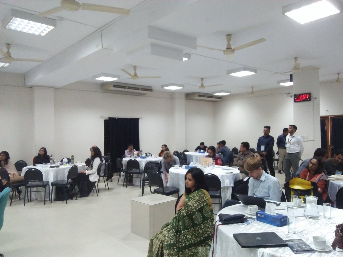 06Nahiyan's tweet photo. Panel discussion on Circular Design and Sustainability #CSDULAB Conference #wastemanagement ♻ 4R #Financing #GreenSolusions #ResponsibleConsumption #SDG12
@samiyaselim @hmirfanullah @shapiroh https://t.co/EOIrJFZd93