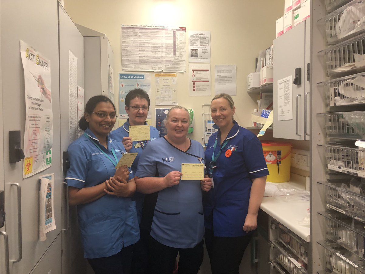 LyndaMahood's tweet photo. Night staff getting their flu jabs before home in c5! #peervaccinator @e_mceneaney @helmike168 @bernie_irvine @NHSCTrust https://t.co/5oan02aexz