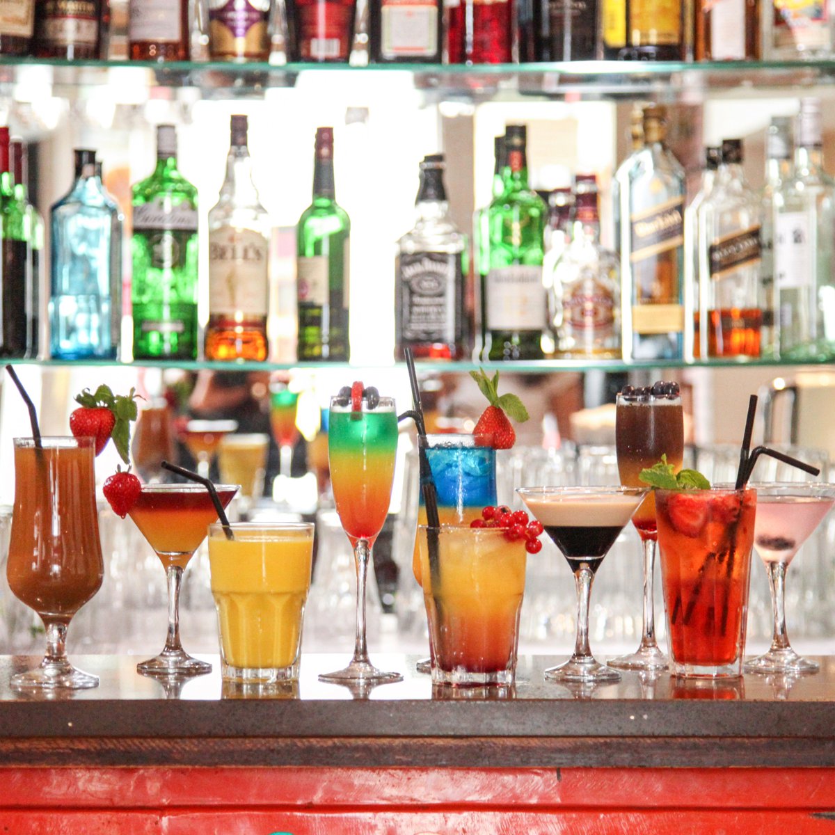 Cocktails galore at Flavors of India 🍹 Because one just simply isn't enough on the weekend 🍸

For all table reservations call us on:
📞 Paddington: 020 7402 1100
📞 Hounslow: 020 8577 7399