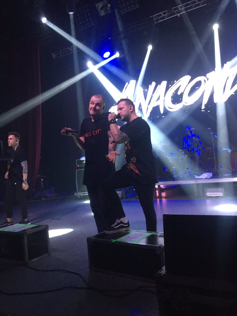 Shimejiz's tweet photo. Спасибо ,пацаны,вы ахуенные!  @rap_anacondaz https://t.co/pqQRpqBbOO