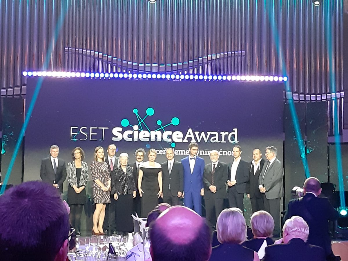 zijemvedu's tweet photo. Vcera bolo odovzdavanie ocenenia #esetscienceaward a @zijemvedu bola pri tom🙂
Blahozelame vsetkym ocenenym😊
Jan Tkac
Lubomira Tothova
Tomas Vinar
Marian Brestic
@zijemvedu attended the #esetscienceaward yesterday. Congratulations to laureates🙂
#welivescience #zijemevedou https://t.co/fLXzOw65Bp