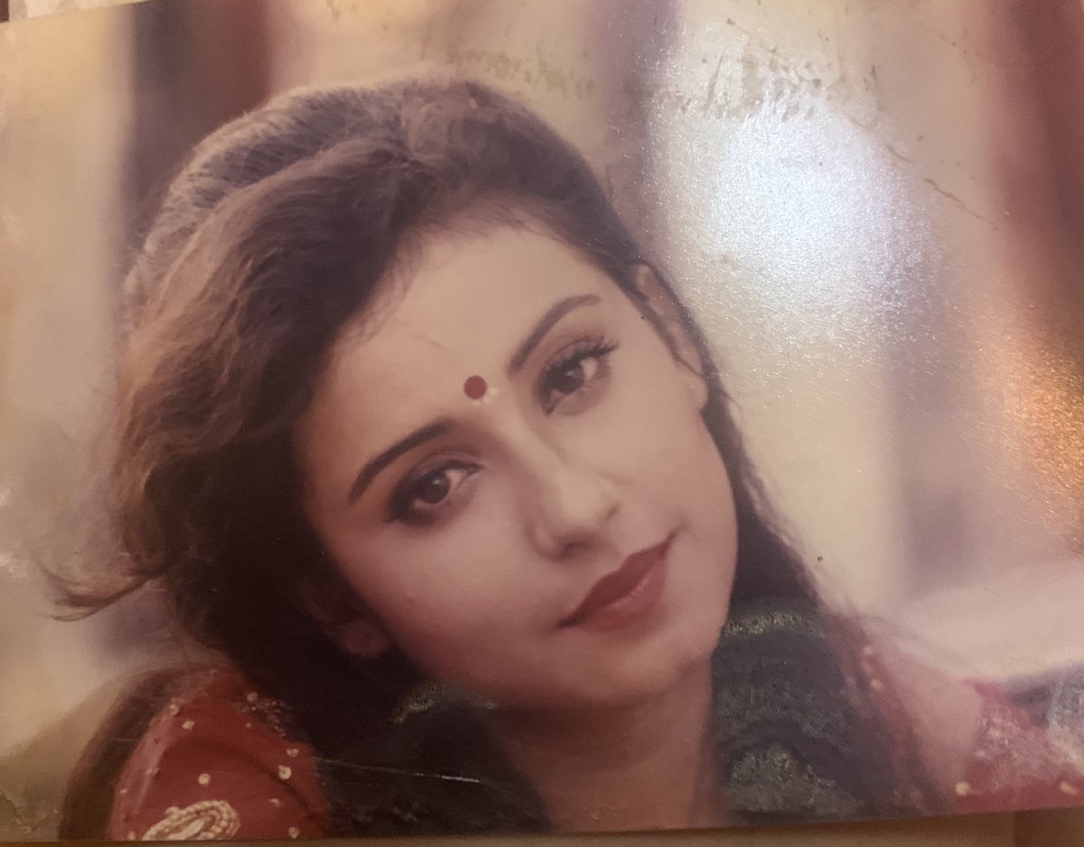 divyadutta25's tweet photo. This pic is so so special becoz of who clicked it... when I was a newcomer!! My very dear @BeingSalmanKhan ! Cherished.#Throwback https://t.co/OVKbVARqmV