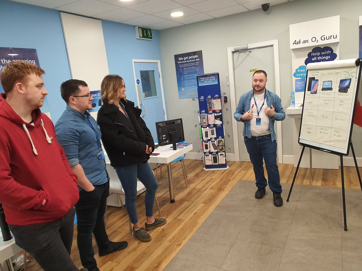 O2GuruLennySale's tweet image. Today's Training was on the new @alcatelmobileuk @Lenovo @SamsungMobile Tablets and how to effectively demo the WOW features to customers @O2GuruBarry #MIDTraining #BeTheExpert #TabletTraining #O2Sale