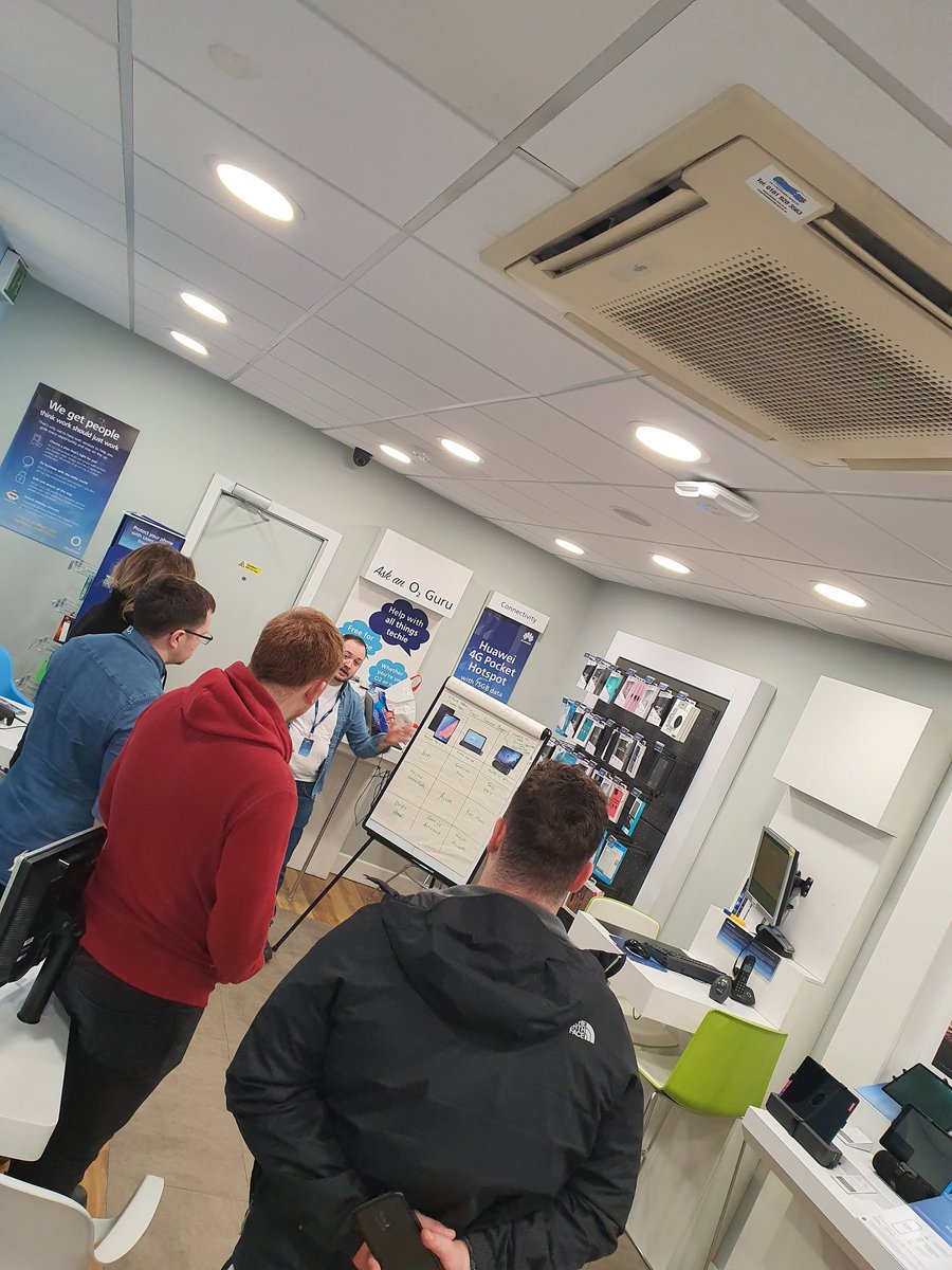 O2GuruLennySale's tweet image. Today's Training was on the new @alcatelmobileuk @Lenovo @SamsungMobile Tablets and how to effectively demo the WOW features to customers @O2GuruBarry #MIDTraining #BeTheExpert #TabletTraining #O2Sale