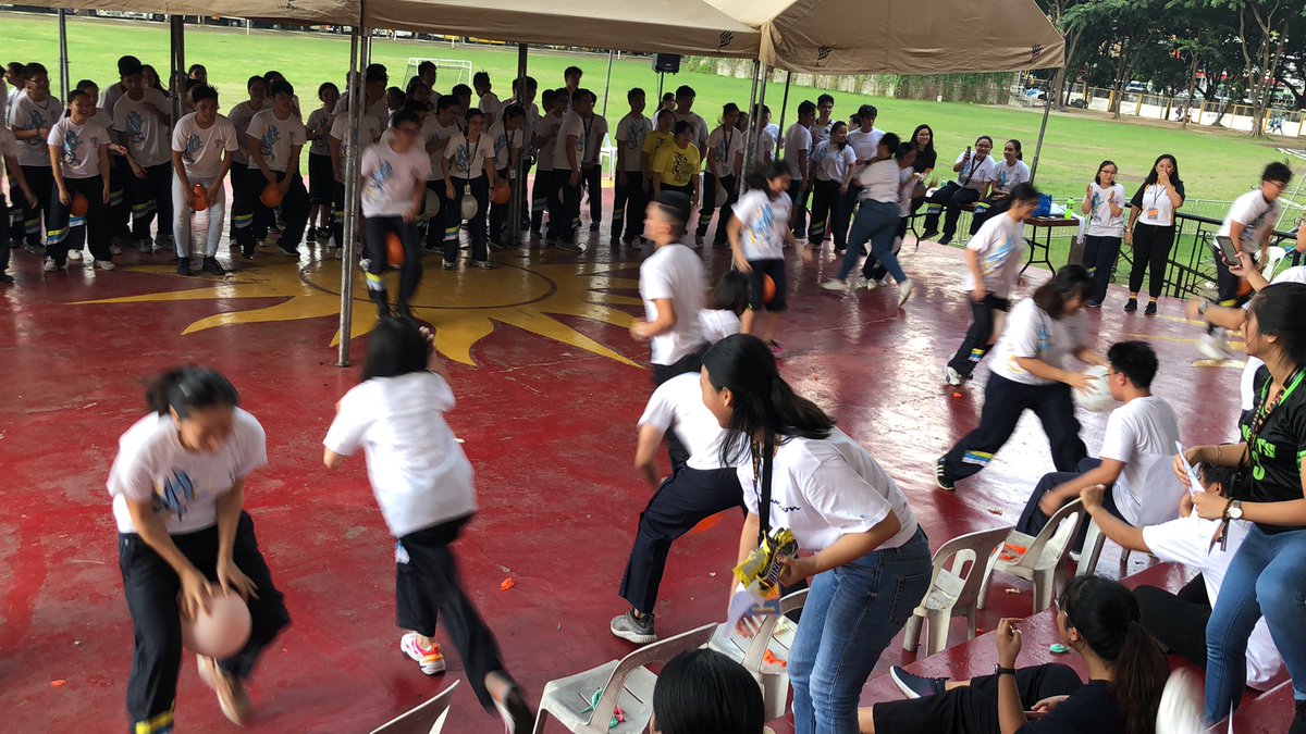 ustPTSOC's tweet photo. The second relay is now starting!!!! It is called the balloon pop relay, our PT students are ready to get their adductors working!! 🎈 

#FunkyFusion
#PTGAXPTDAY2019 
#LetsGetPTcal https://t.co/i4ZMqLPyzk