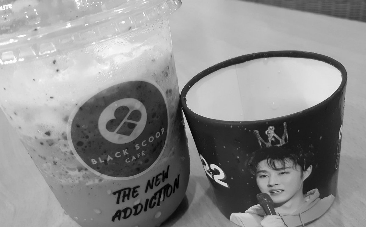 KlMHANBlNIC's tweet photo. 𝔹&amp;𝕎 𝕒𝕟𝕕 𝕒 ℂ𝕠𝕝𝕠𝕣𝕖𝕕 𝕠𝕟𝕖 ☆

my first cs event!! (◍•ᴗ•◍)❤
#HappyBirthday_KimHanbin #oneandonlyBI #BI #비아이 #김한빈 https://t.co/tsLnH5sD8B
