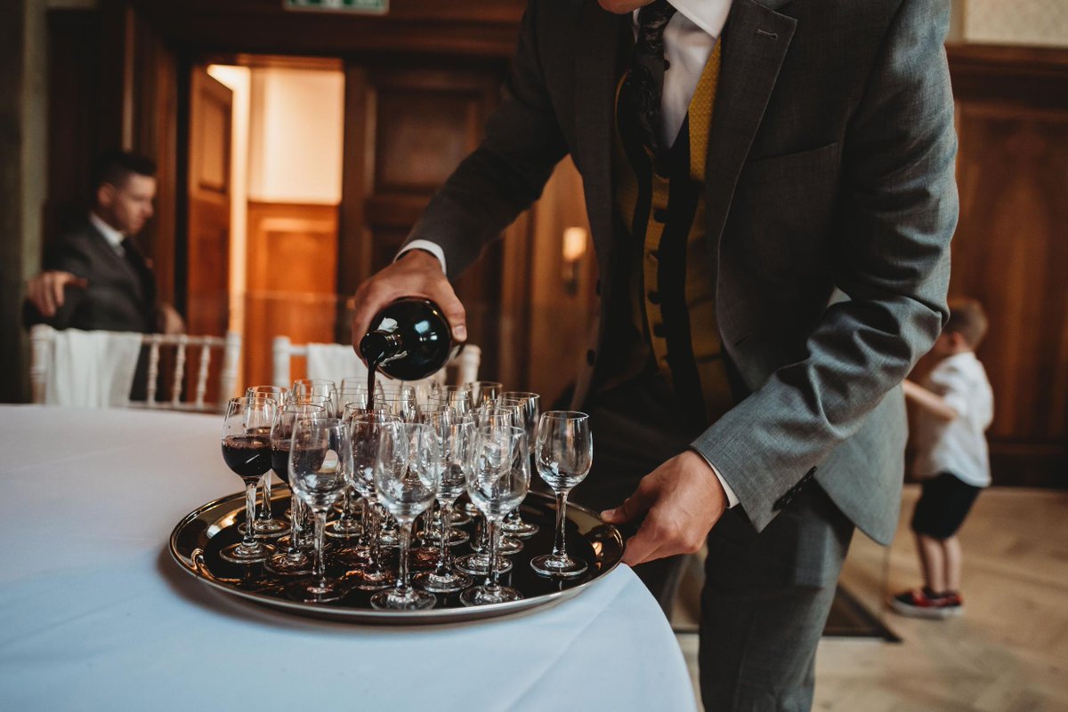 Wine O'Clock | It's not too late to join us at our Open Event tomorrow. 

Click here to register: ecx.page.link/vVBg 

📷 @carolineoverphotography 

#LovedUpInLewes #EleganceDefined #pelhamhouse #weddingopenday