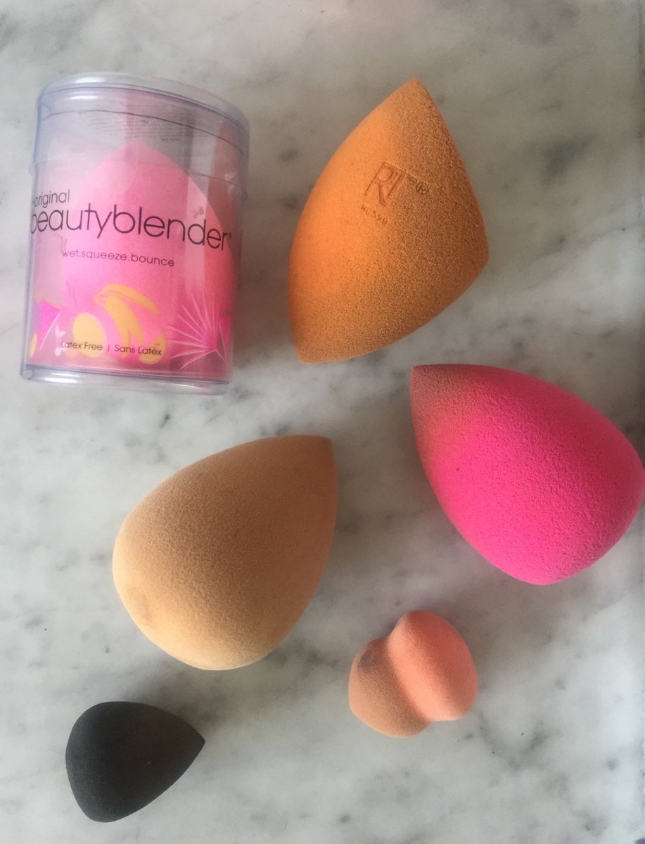 RMatite's tweet photo. Voi usate le spugnette per il make-up? Vi mostro quelle che ho io...😊
Quali sono le vostre preferite?😍
#spugnette #makeup
@realtechniques
@beautyblender https://t.co/Mb6SjR82Oy