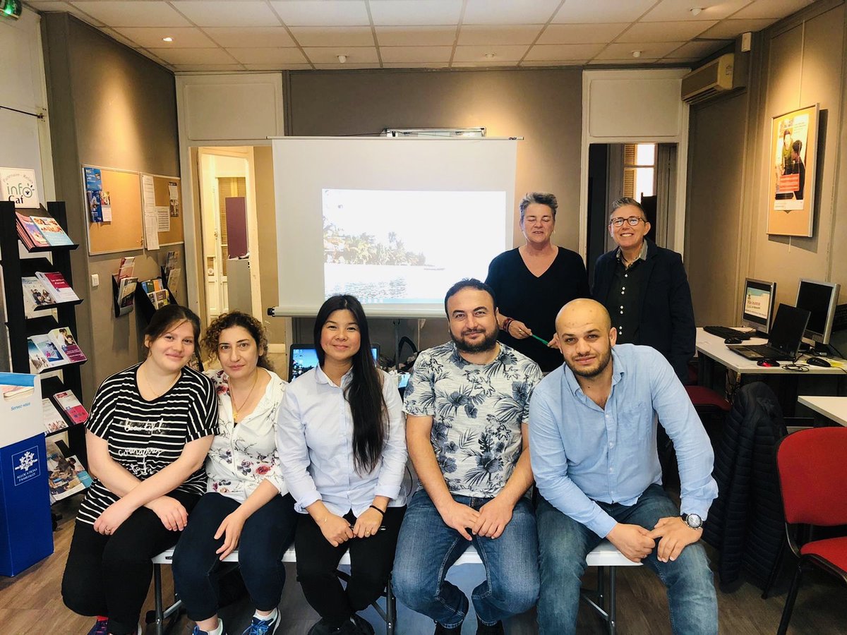 AlexandraBoidi's tweet photo. Dernière ligne droite ....
Bientôt l’examen‼️ 🤞
Aujourd’hui présentation et stage intensif à la MIP 😉.
Une journée studieuse pour nos stagiaires. 
#initiative #projet #examen #certificationvoltaire #tropheeUNCCAS #innovationsociale https://t.co/MSZe8PV2EG