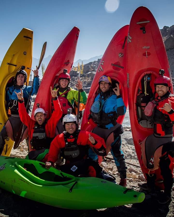 Paddling through the rivers of #GilgitBaltistan with his mates <a href="/mrmikedawson/">mike dawson</a> is among famous Kayakers along the gorgeous River Indus and tributaries in Skardu <a href="/gilmour_wendy/">Wendy  Gilmour</a> @Tourism_In_PK <a href="/SnapPakistan/">ExplorePakistan</a> @Pakistaninpics @PakinAthens <a href="/KAYAK/">KAYAK</a> <a href="/PakToursGuide/">Pakistan Tours Guide</a> @GBeePK <a href="/pontecorvoste/">Stefano Pontecorvo</a>