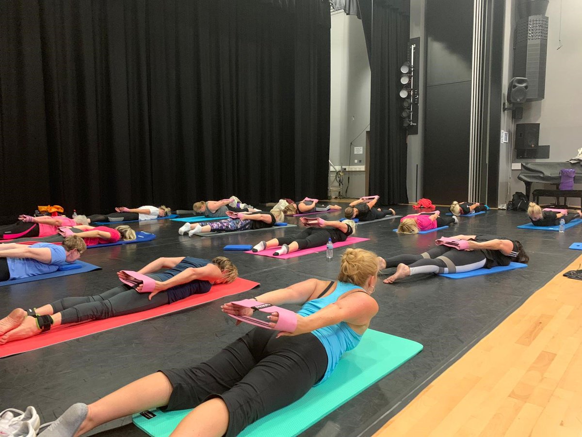 F_F_pilates's tweet photo. 💞Fall in Love with Fitness Flow💞
❓Did you know …..
This Little Pink Mini Skirt will give you a toned bum &amp; legs in no time at all, and of course not forgetting the core, as when placed around those thighs &amp; hands will work the Core like never before. 
#Core #Pilates #Tone https://t.co/ExmlYvqySx