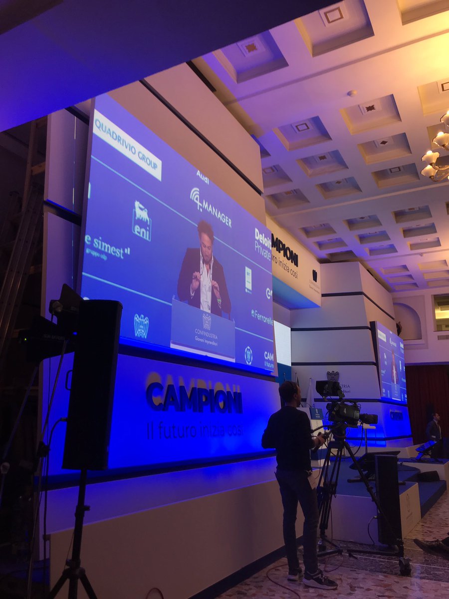 MicheleDaCol's tweet photo. Il Presidente di @WeGiSud Gabriele Menotti Lippolis apre la seconda giornata di #Campioni #Capri19 @GIConfindustria. Temi di oggi? #imprese #export #italia #sviluppo #sud e molto altro https://t.co/h3WVfZ4oGO