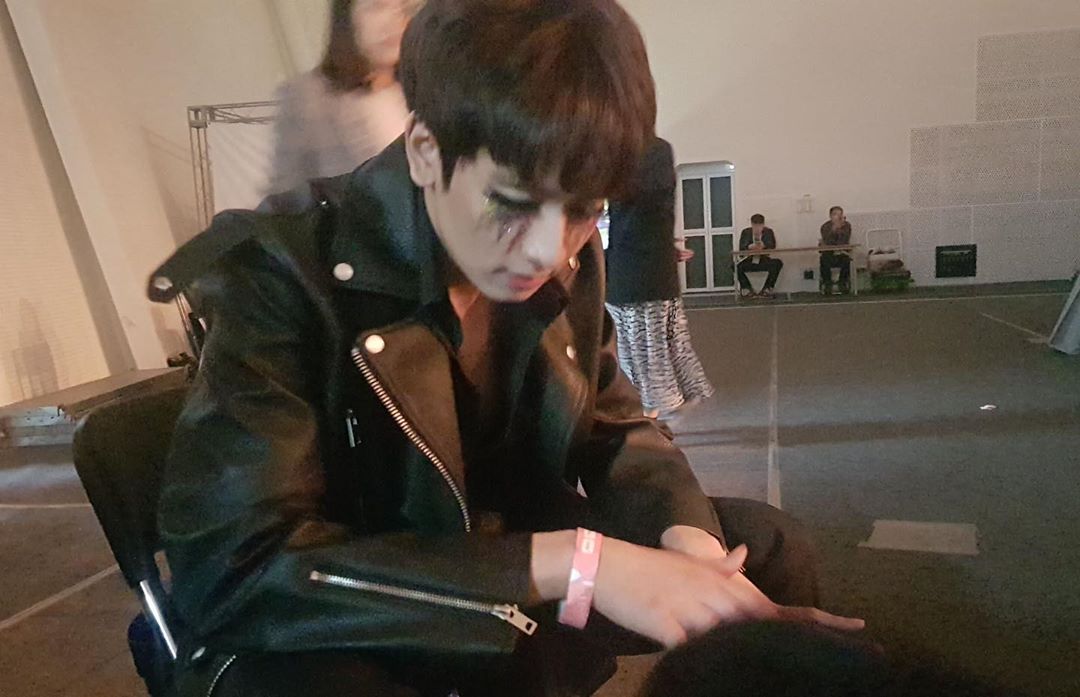 GeniusChayut's tweet photo. มันจี (MAN.G)โชว์บ่ายสามครึ่งวันนี้ #sfw2020ss #seoulfashionweek2020ss
#KongthapPeak #픽 #PEAK #พีค #PRODUCE_X_101 #프로듀스_X_101 #AlwaysSupportPeak https://t.co/iun2RMmKSr
