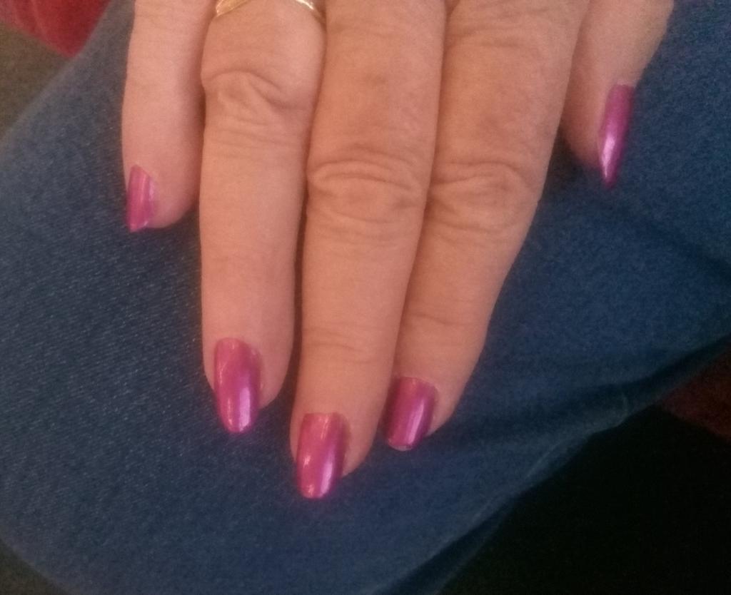 JulietBellBooks's tweet photo. Pretty pink nails for today's @RNAtweets meeting in London. https://t.co/5X7F89Hhxi