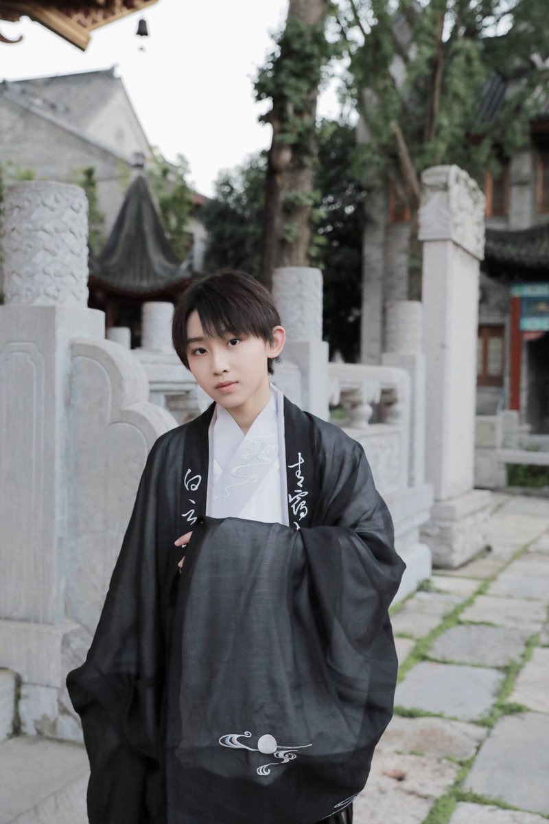 BOYSTORYPH_'s tweet photo. Update boystory official ♥️
新星pick大赛♥️新星才艺赛道♥️
"The story of the younger brother" travels to the Hanfu♥️ #zeyu #mingrui #shuyang @BOYSTORY_WORLD https://t.co/CiwNgaboWM