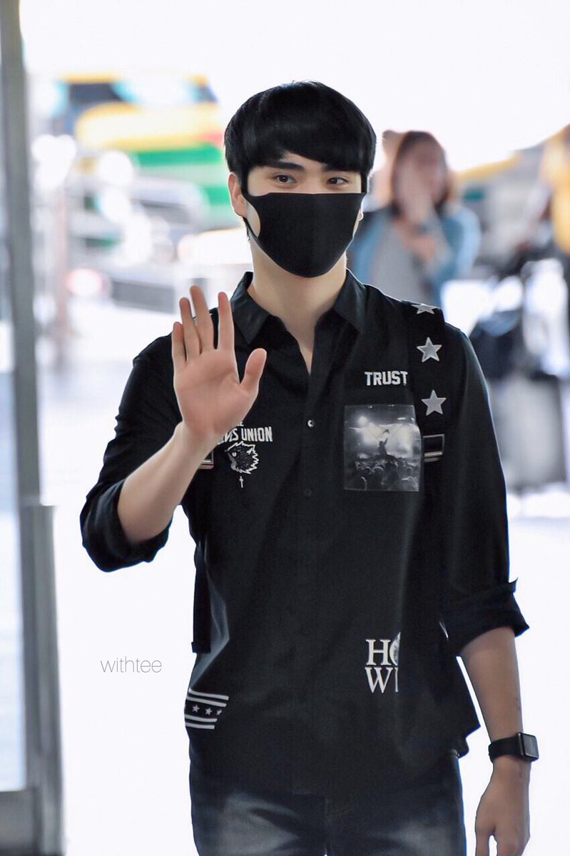 with_tee's tweet photo. safe flight 🛫💕

“
#TEeThanapon 
#SBFIVEliveinManila https://t.co/TF0w2WLldE