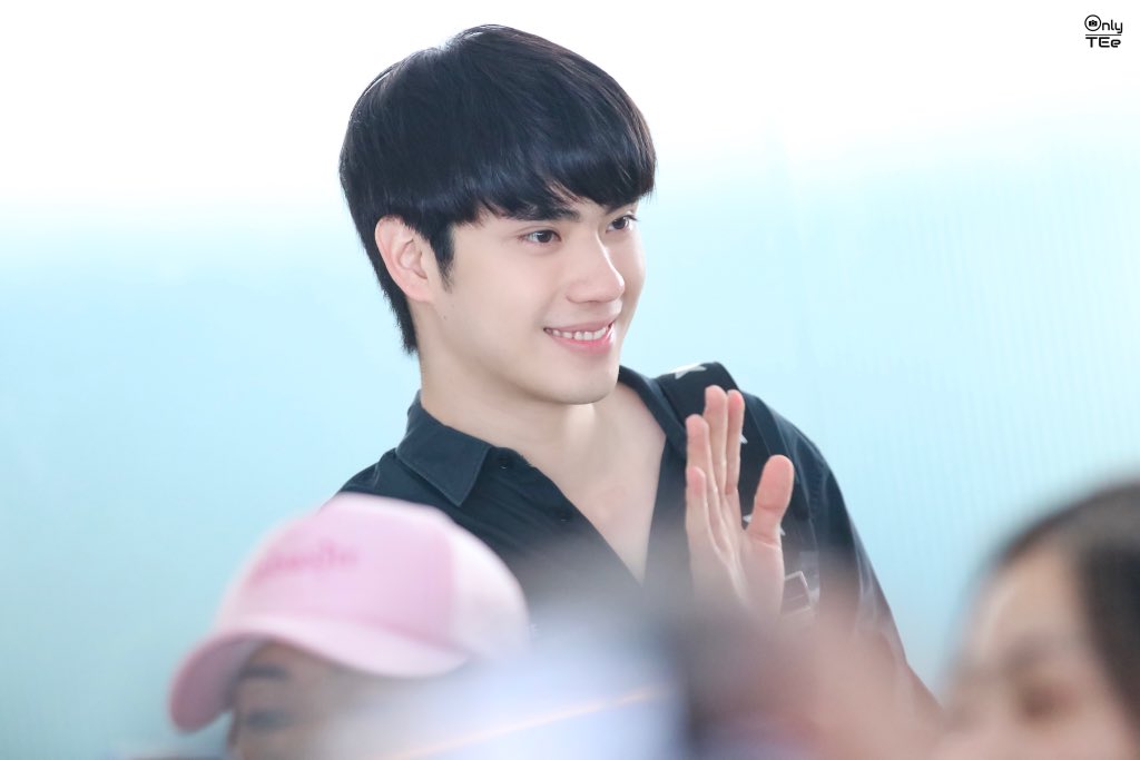 Only__TEe's tweet photo. [19.10.19] ...TEeTEe...
🛫 Bangkok - 🛬 Manila @ Suvarnabhumi Airport

' เทวดาตัวน้อย กำลังบินไปหาแฟนคลับแล้วค้าบบ ' 👼🏻

#อะไรอะไรก็ตี๋ #TEeThanapon 
#SBFIVELIVEINMANILA https://t.co/yKTkR2Q7Wh