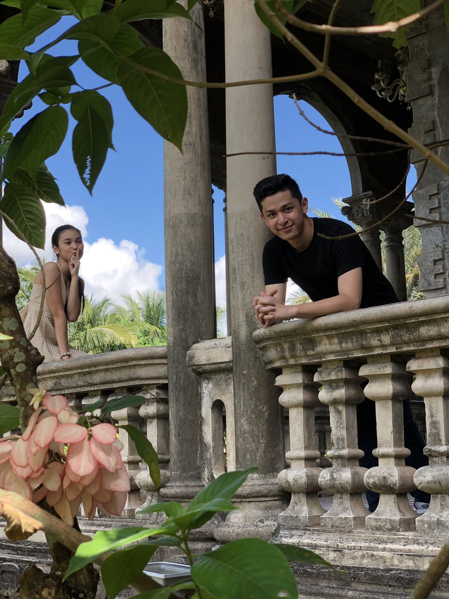 AljonMendoza_'s tweet photo. Choose your fighter hahaha 🤣 @MissKareee https://t.co/KAslRYQjLL
