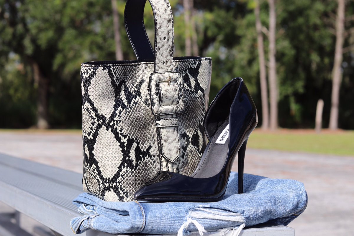 ShopWithGilpina's tweet photo. Order this one of a kind #affordable designer heel and more at https://t.co/td12TMEVmI #weekend #mystyle #highheel #lakelandfl #simplestyle #fallstyle #bagsandpurses https://t.co/miZJP5Rnuo