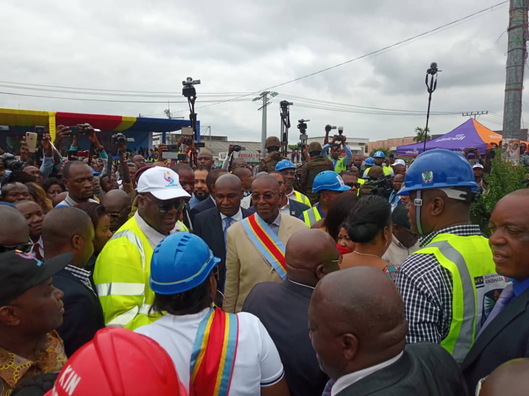 NeneNkulu's tweet image. La lutte contre l'insalubrité  est une affaire de tous.
Nous avons accompagné S.E Le président de la république Félix TSHISEKEDI au lancement de l'opération KINSHASA BOPETO,  initiative du Gouverneur Gentiny NGOBILA.

Luttons tous contre les maladies dues à l'environnement sale.