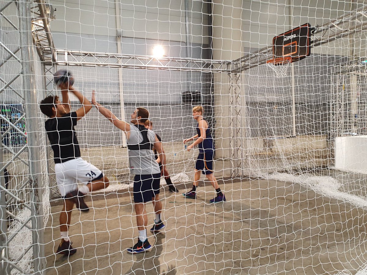 LazioInnova's tweet photo. La @RegioneLazio e la Federazione Italiana Basket #FIP insieme alla @MakerFaireRome con i campioni della pallacanestro italiana, #LazioYouthCard e l'hi-tech di @Captiks, che ha realizzato un innovativo sistema di monitoraggio delle prestazioni sportive #Captiks #startup https://t.co/KYcyz5S8Nv