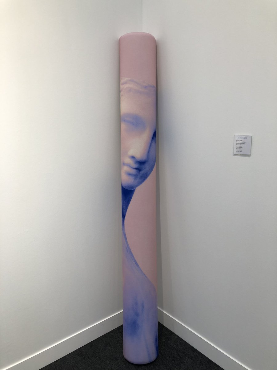 LiaCamel92's tweet photo. Au chapitre #ArtContemporain et héritage de l’ #Antiquité , j’ai fait mon marché @FIAC : #HeraBuyuktasciyan #SarahVanderBeek #MirceaSuciu et #BenoitMaire #Fiac2019 @antiquipop @TiphaineAnna @GarconsOfficiel @scribeaccroupi @greenartgallery @MetroPictures https://t.co/lk04XN1iGL