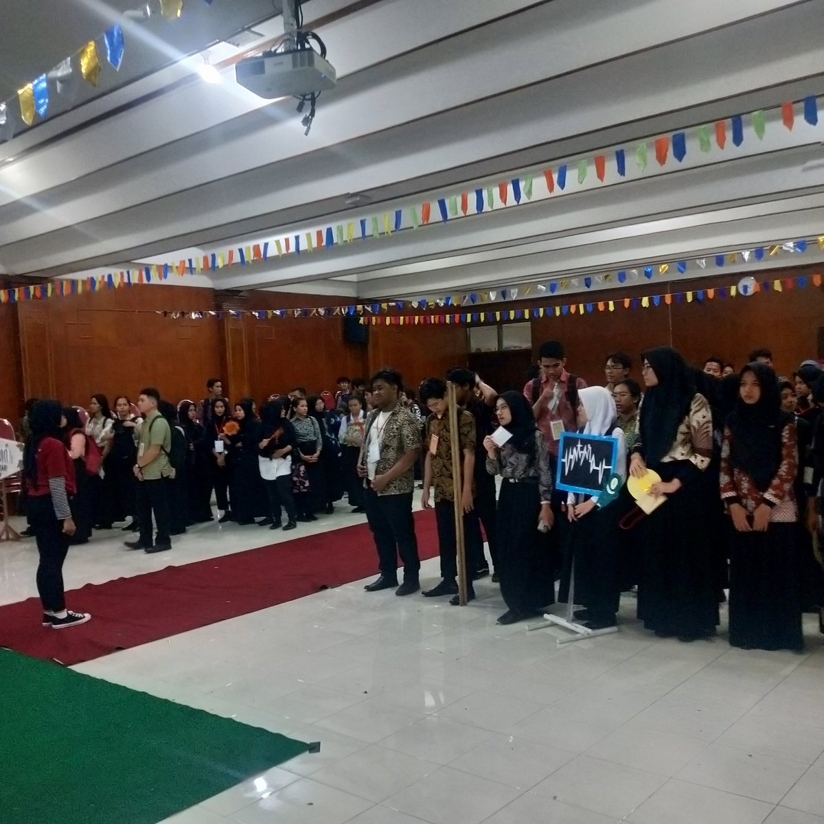 YEAYY 😆😆😍 !! Rangkaian Edutalent X Edufest 2019 udah selesai nih rekkk  . Kita patut seneng apa sedih nih rek ? Kalo Mimin sih Sedih 😭 soalnya acaranya mesti nunggu setahun lagii huu 😭😂