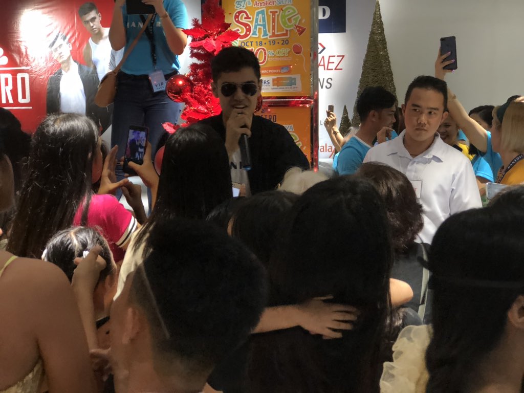 KaibiganOFC's tweet photo. Perkins Twins in Bacolod with Hanford #kaibigan #kaibiganmovie #perkinspired #kaibigsnmovietour https://t.co/T4Gl1ntpsK